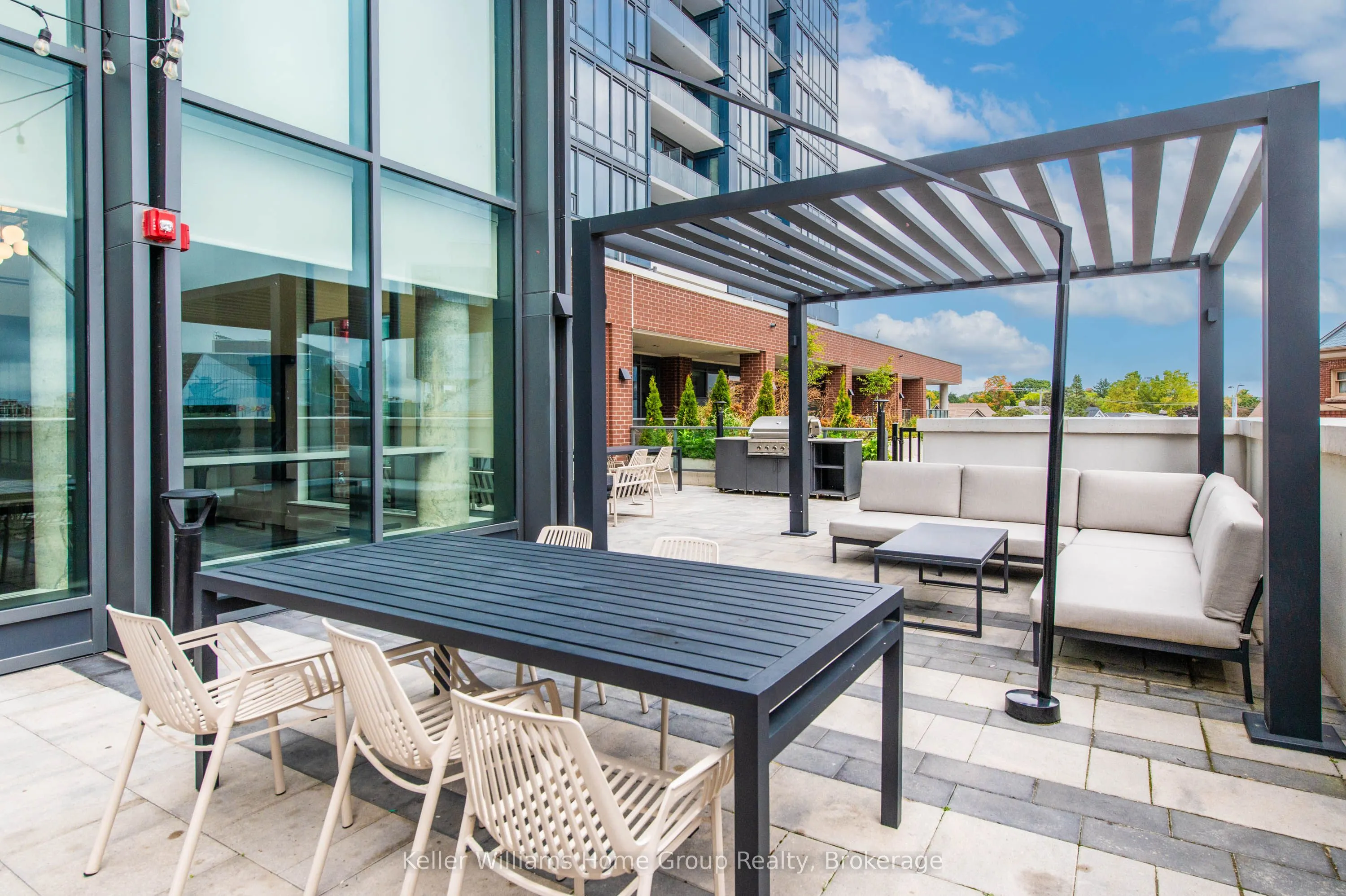 5 Wellington Street S, #208