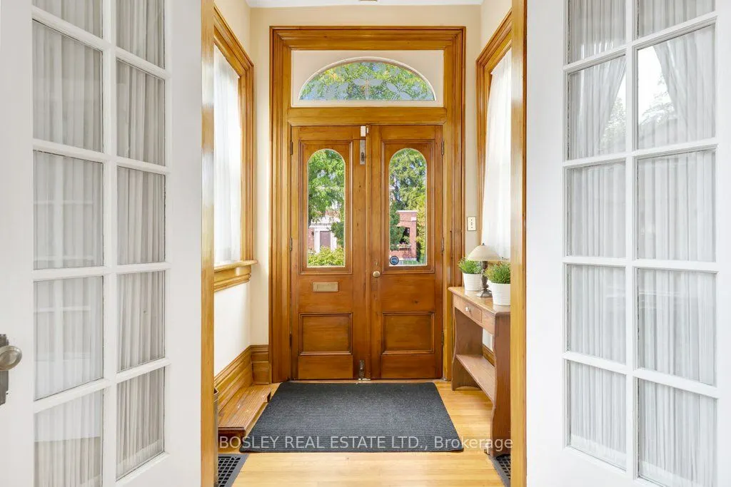 30 Lorne Crescent