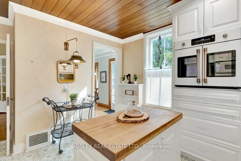 30 Lorne Crescent