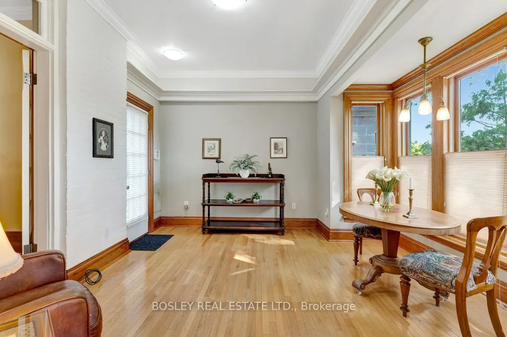 30 Lorne Crescent
