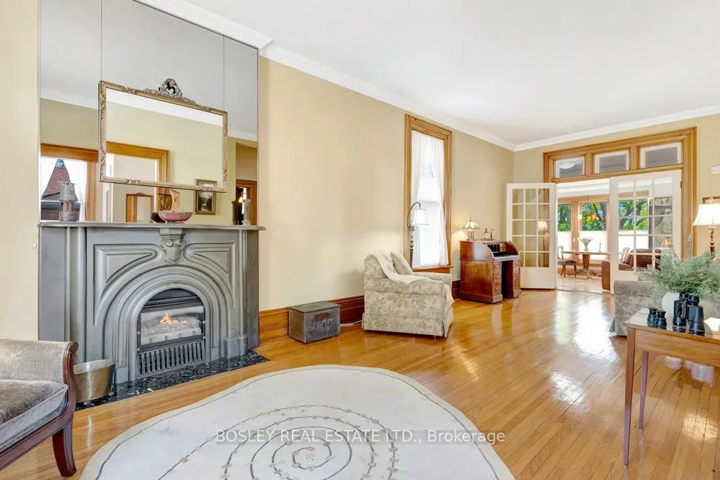 30 Lorne Crescent