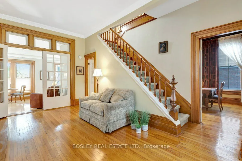 30 Lorne Crescent