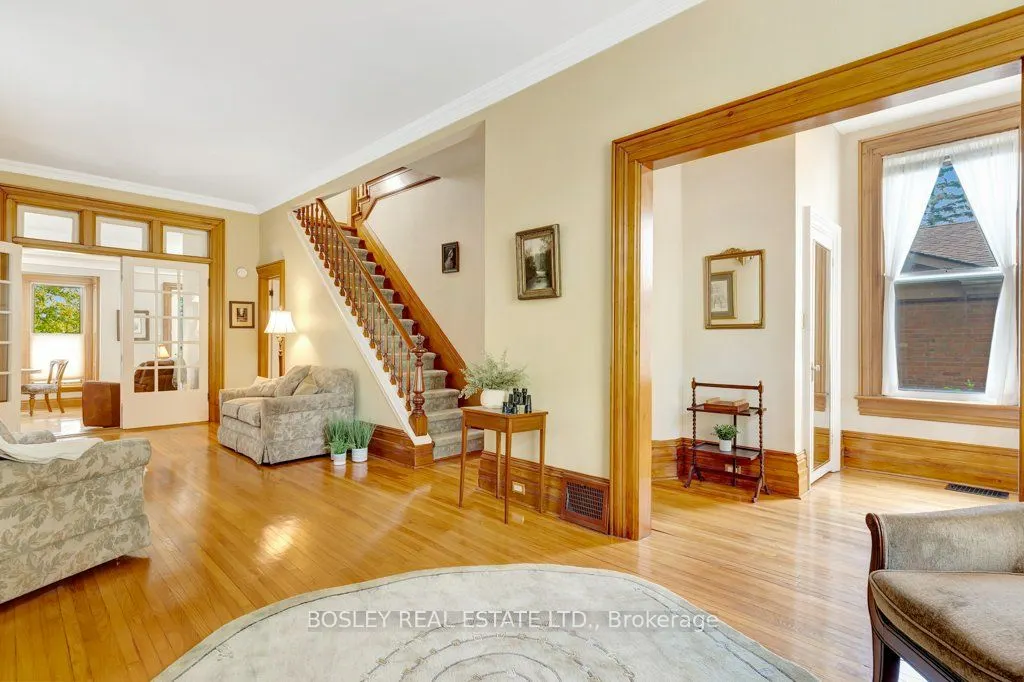 30 Lorne Crescent