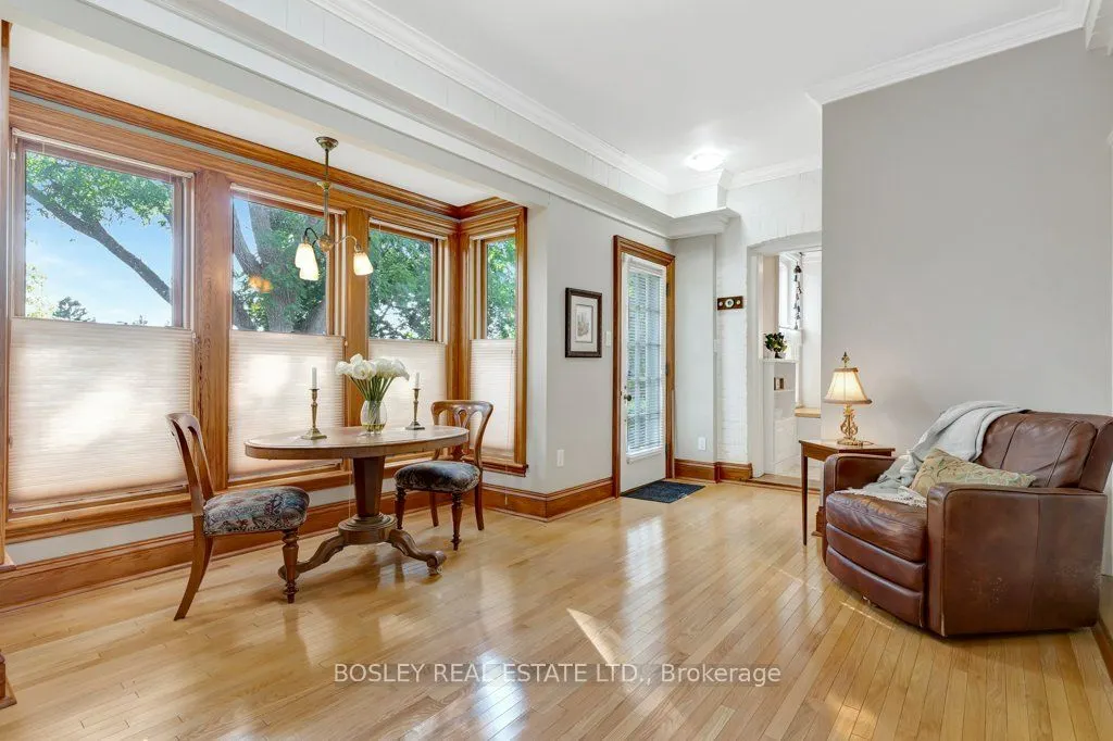 30 Lorne Crescent