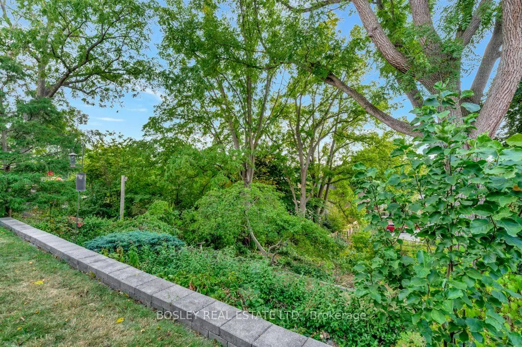 30 Lorne Crescent