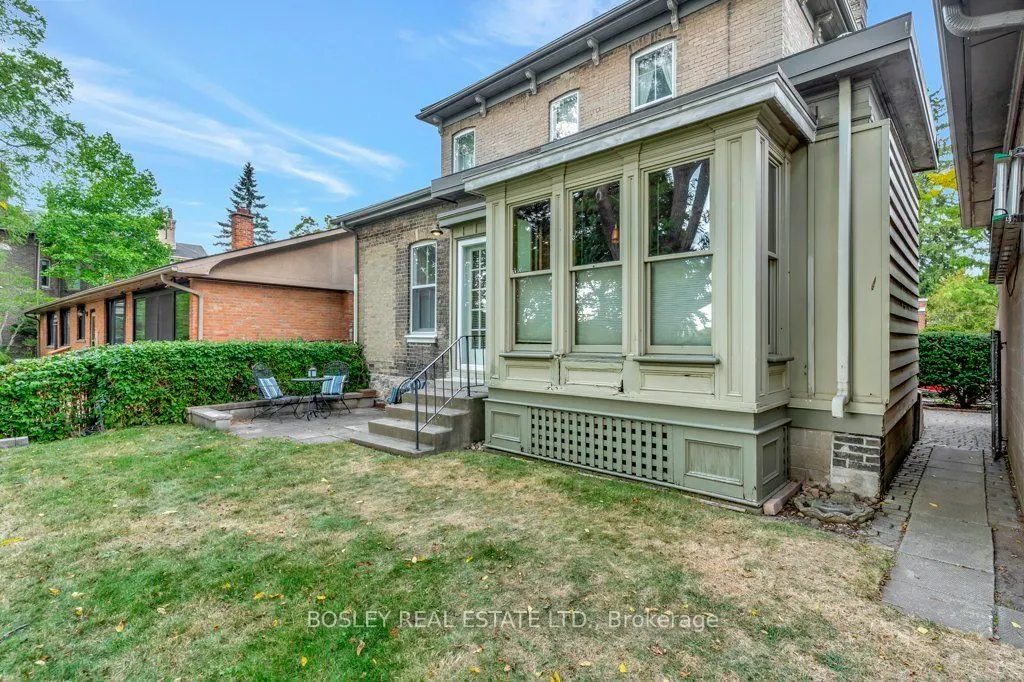 30 Lorne Crescent