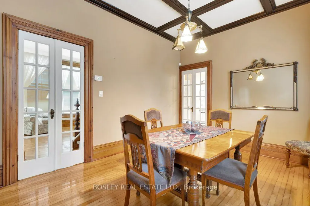 30 Lorne Crescent