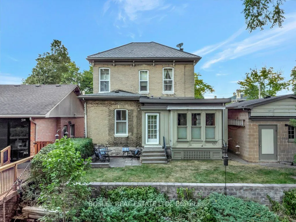 30 Lorne Crescent