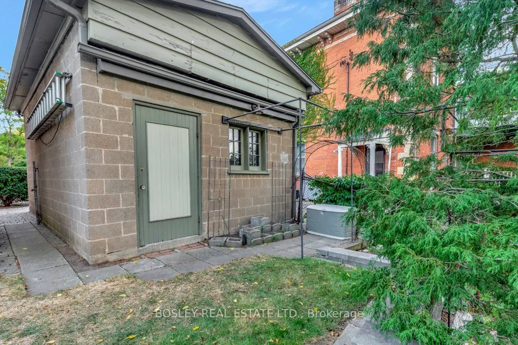 30 Lorne Crescent