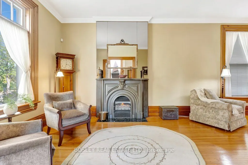 30 Lorne Crescent