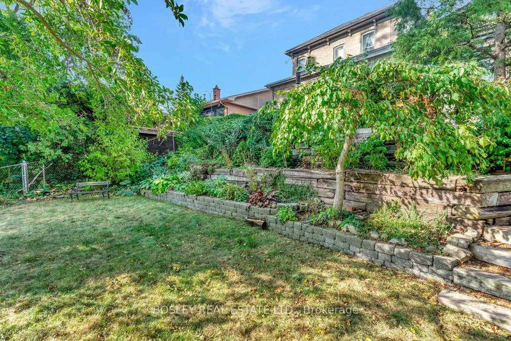 30 Lorne Crescent