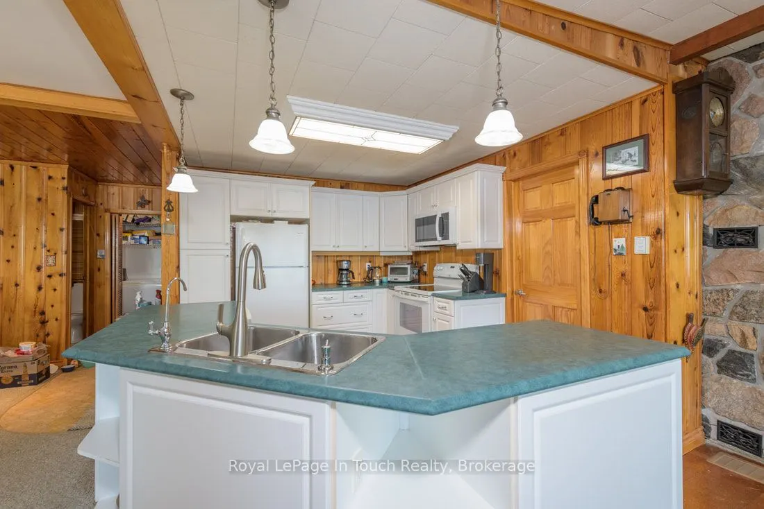 211 Pickerel Point Road