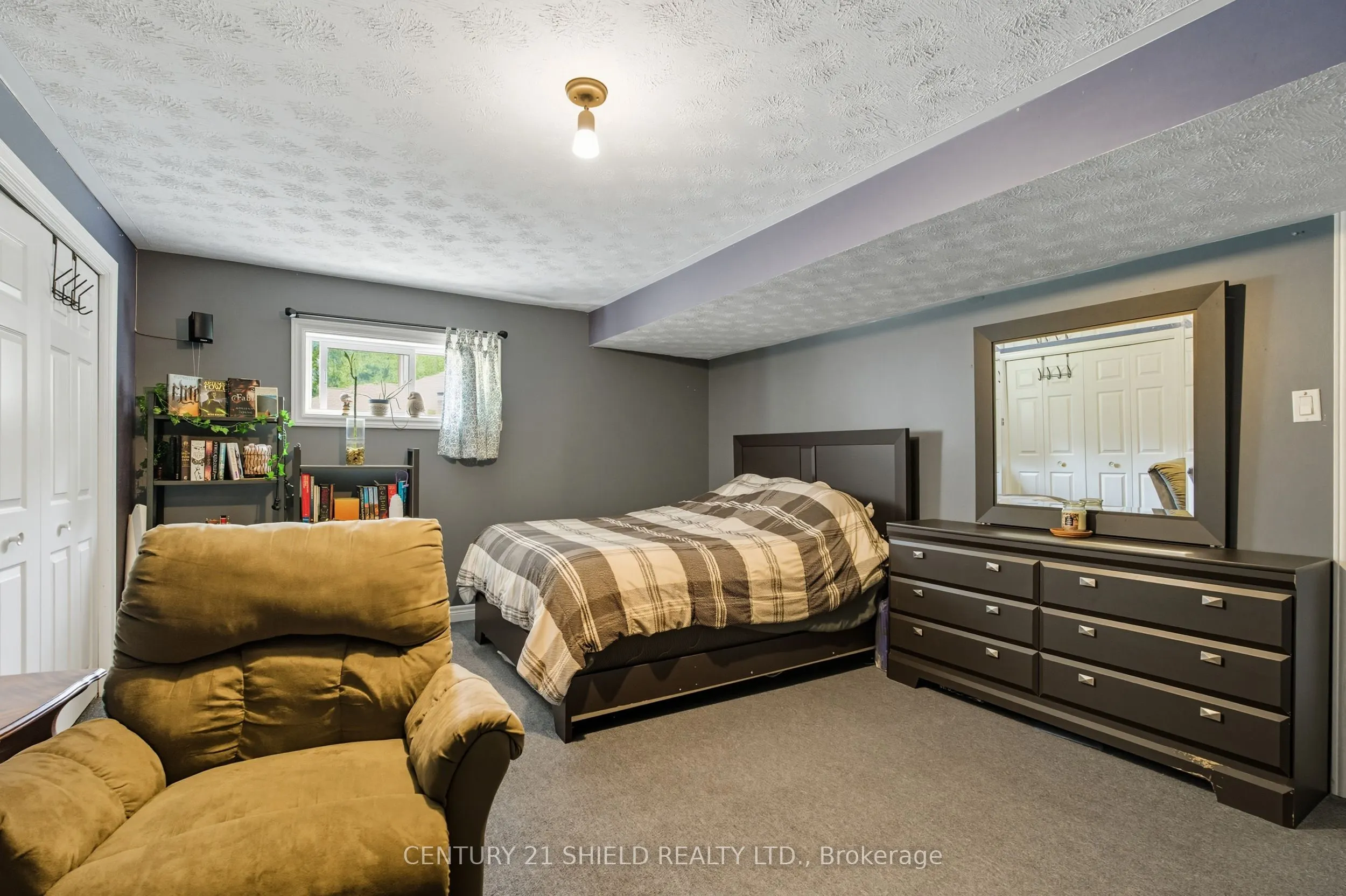 4555 Glen Roy Road
