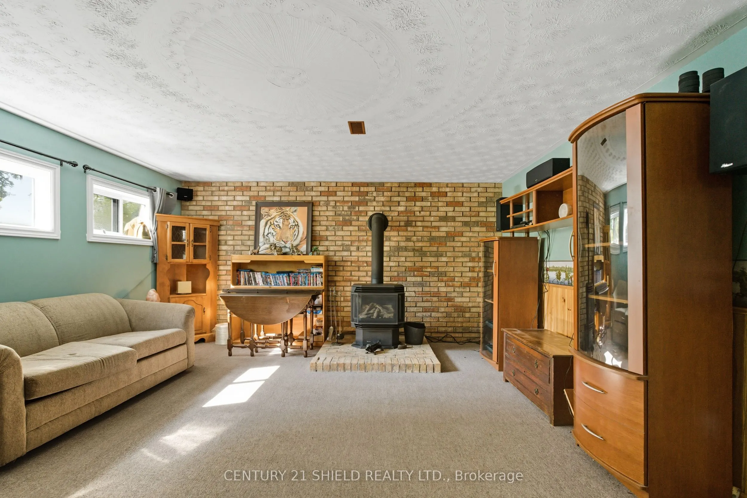 4555 Glen Roy Road