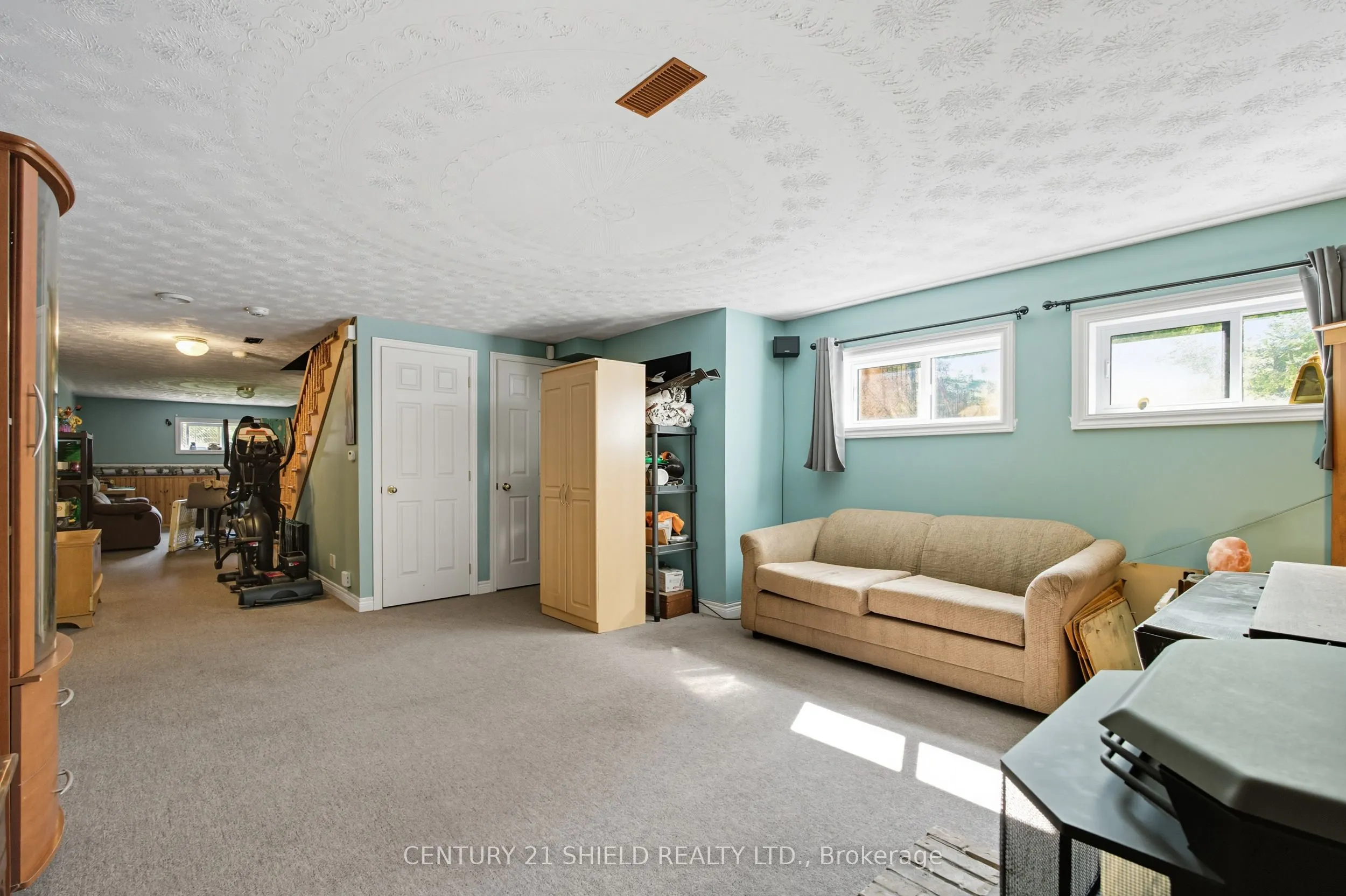 4555 Glen Roy Road