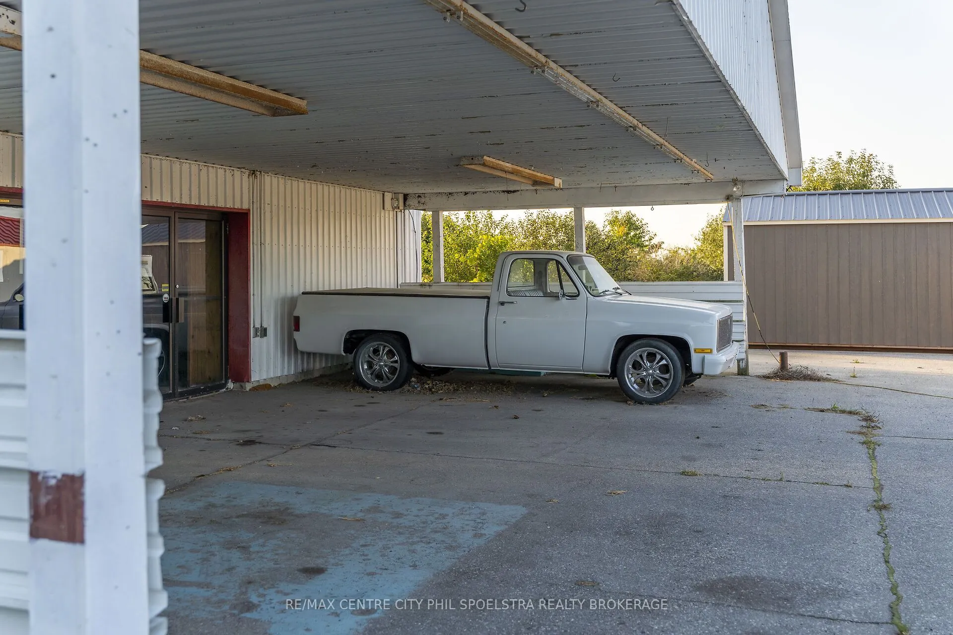 5619 Colonel Talbot Road