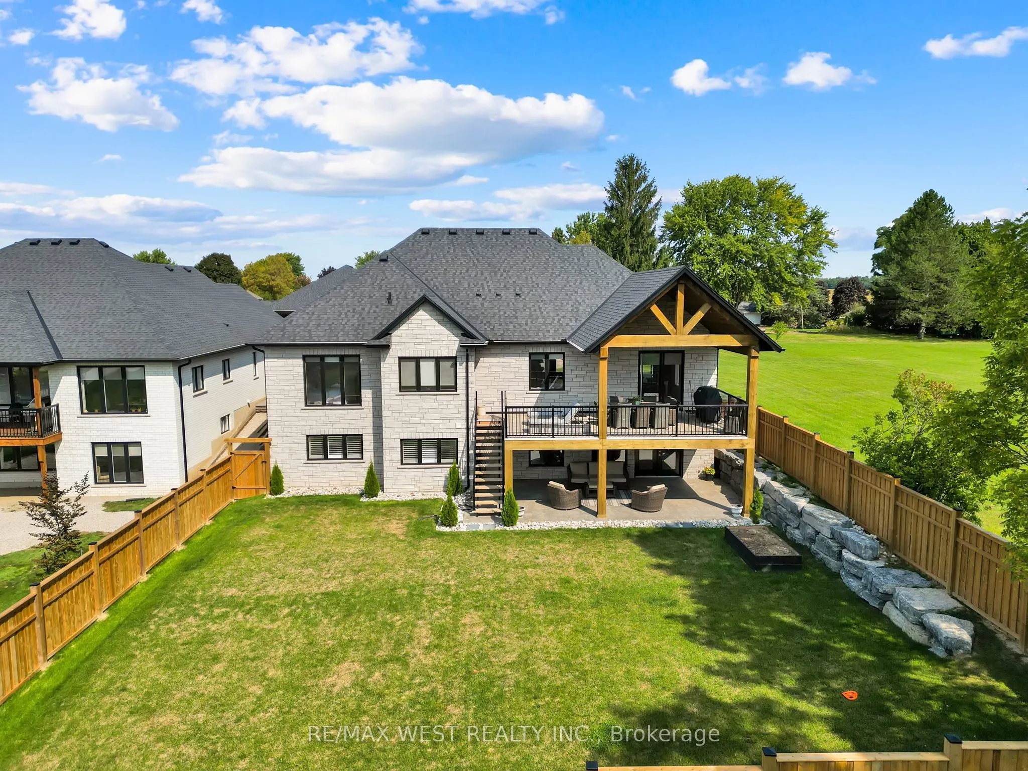 15 CORNWELL Crescent