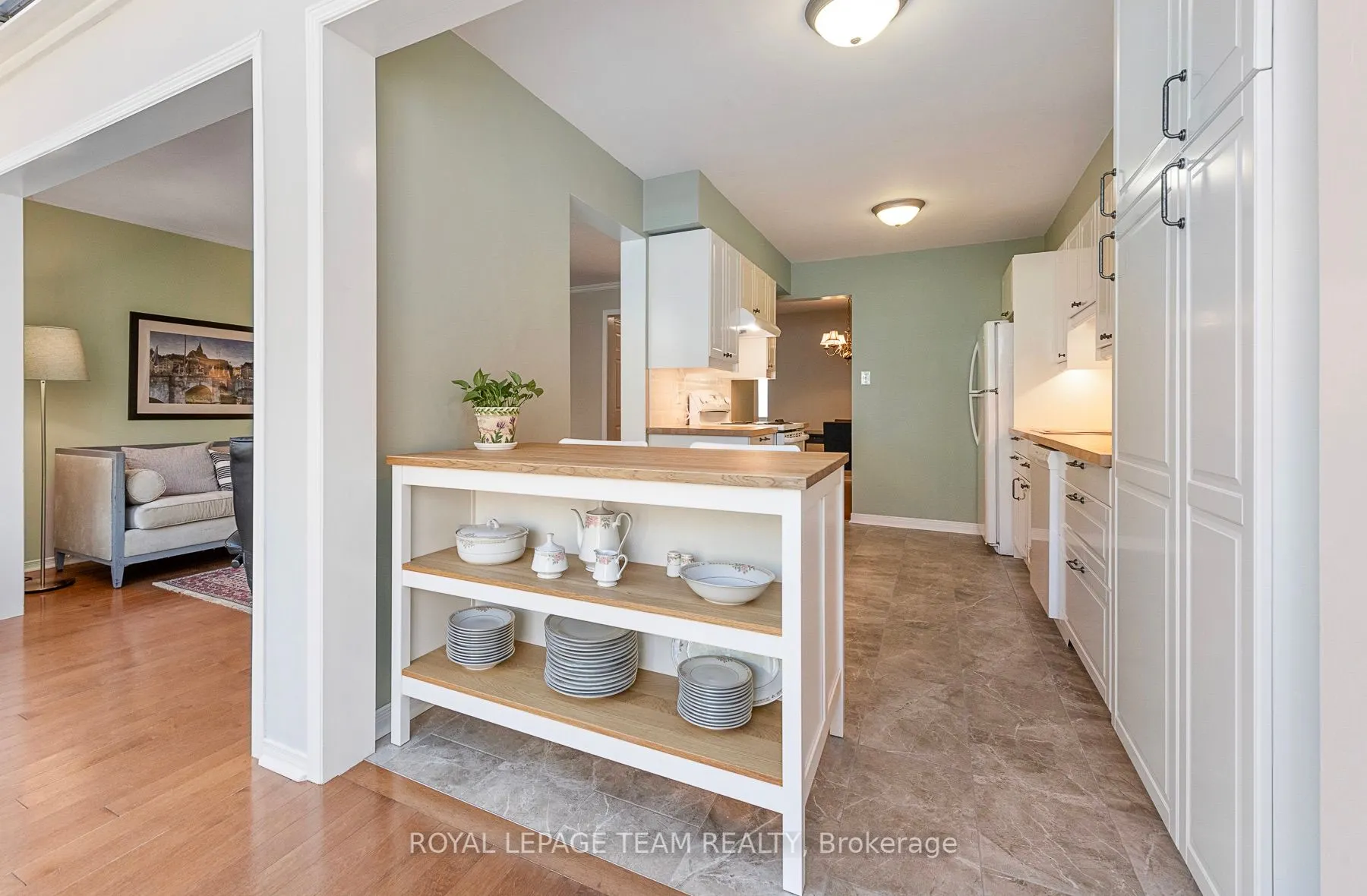 88 Waterton Crescent