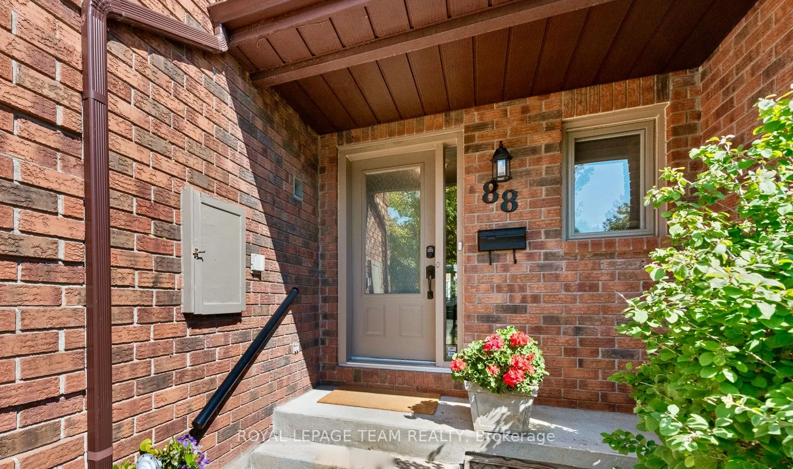88 Waterton Crescent