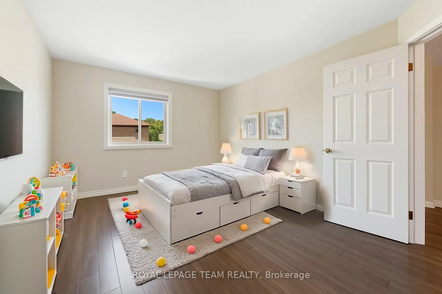 88 Waterton Crescent