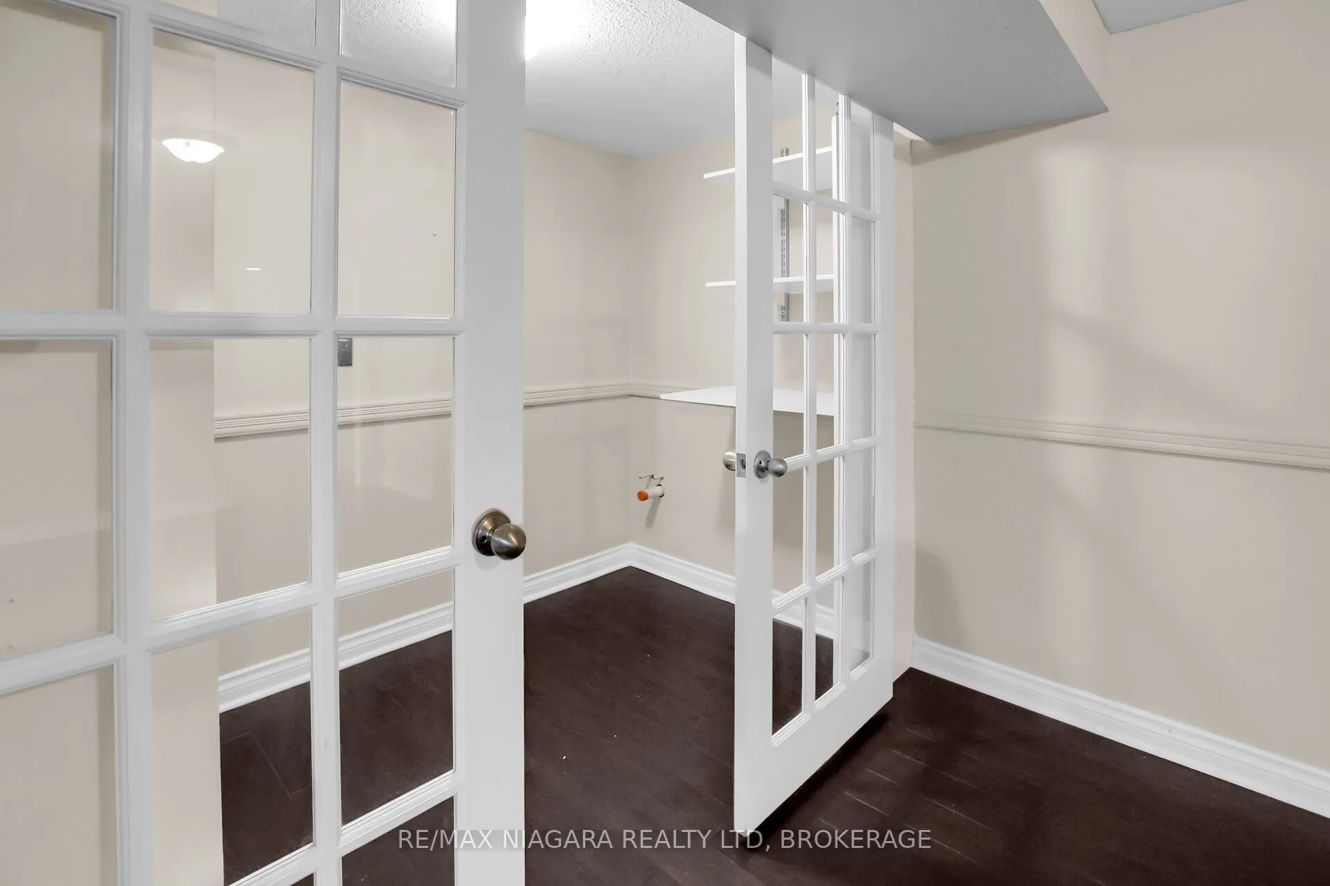 5993 Crimson Drive