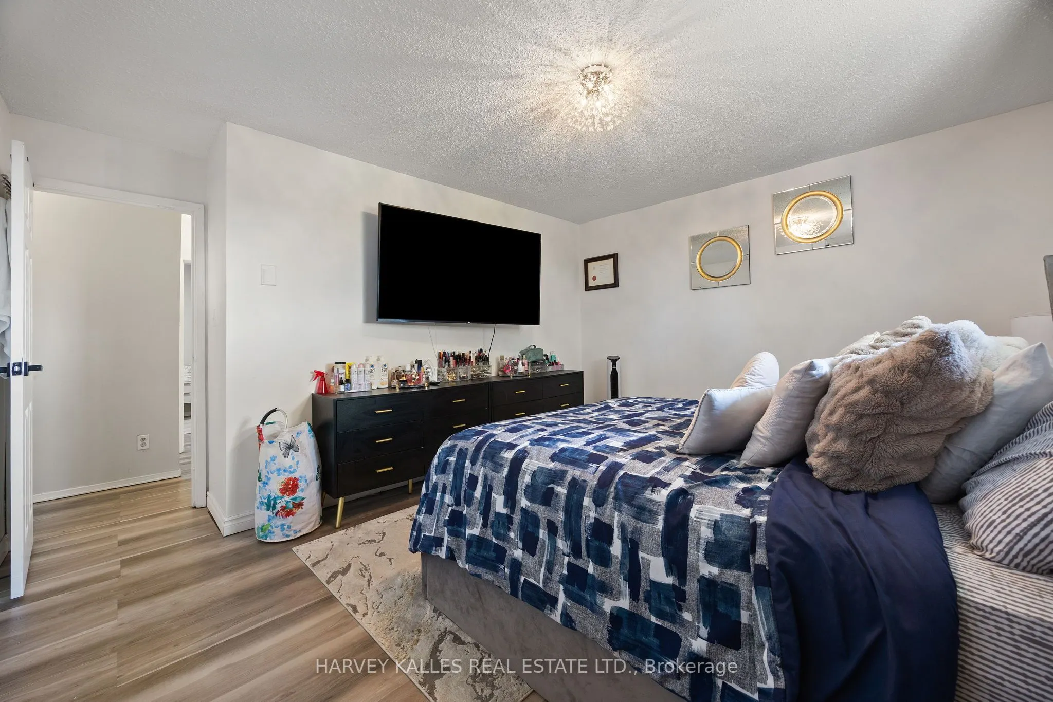 135 Chalmers Street S, #23