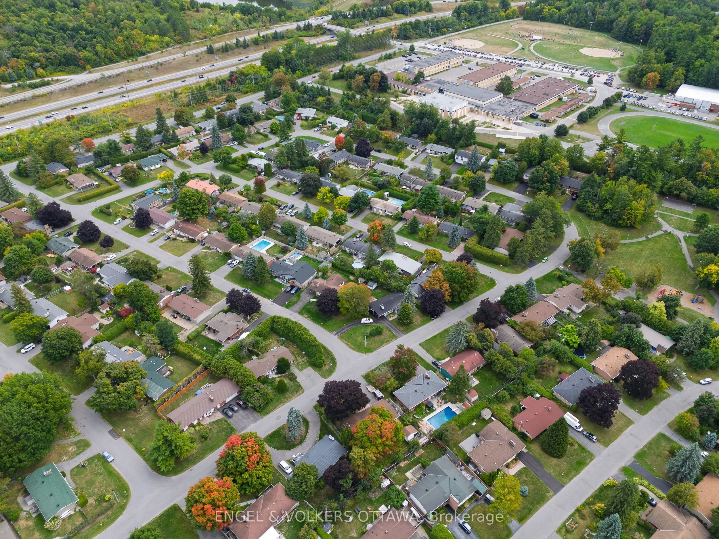 6 Foothills Drive