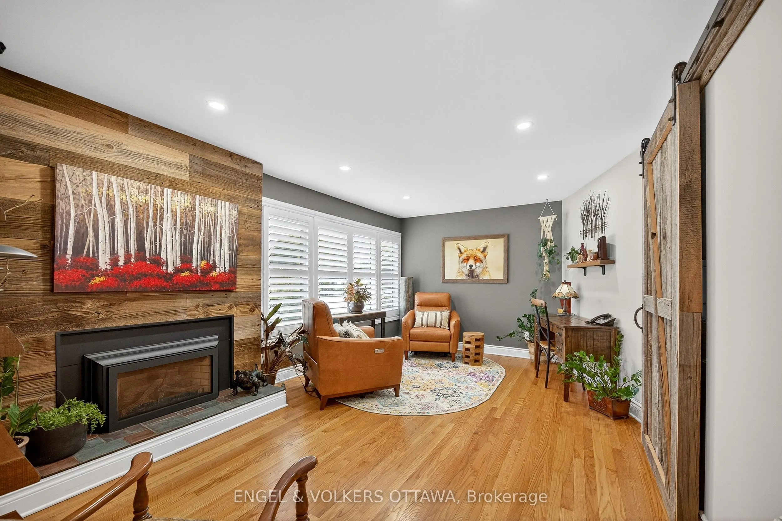 6 Foothills Drive