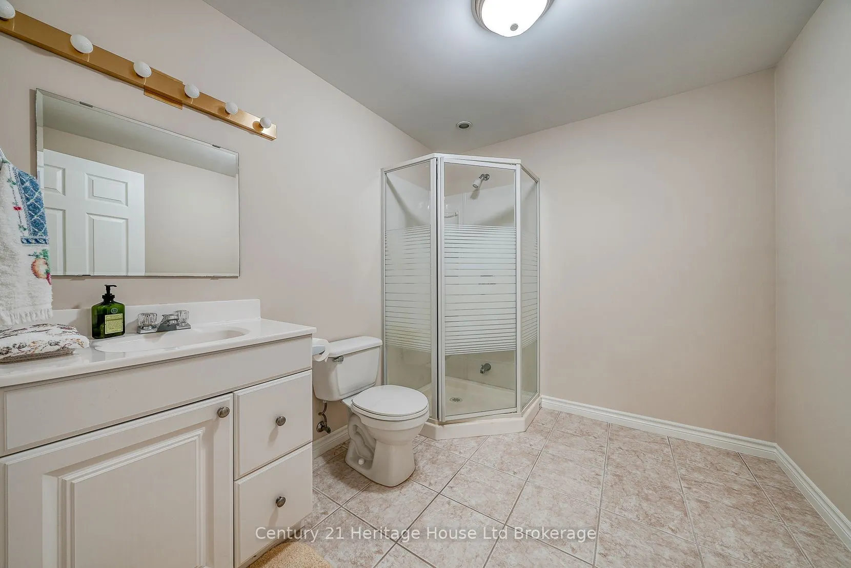 667 Southwood Way, #2