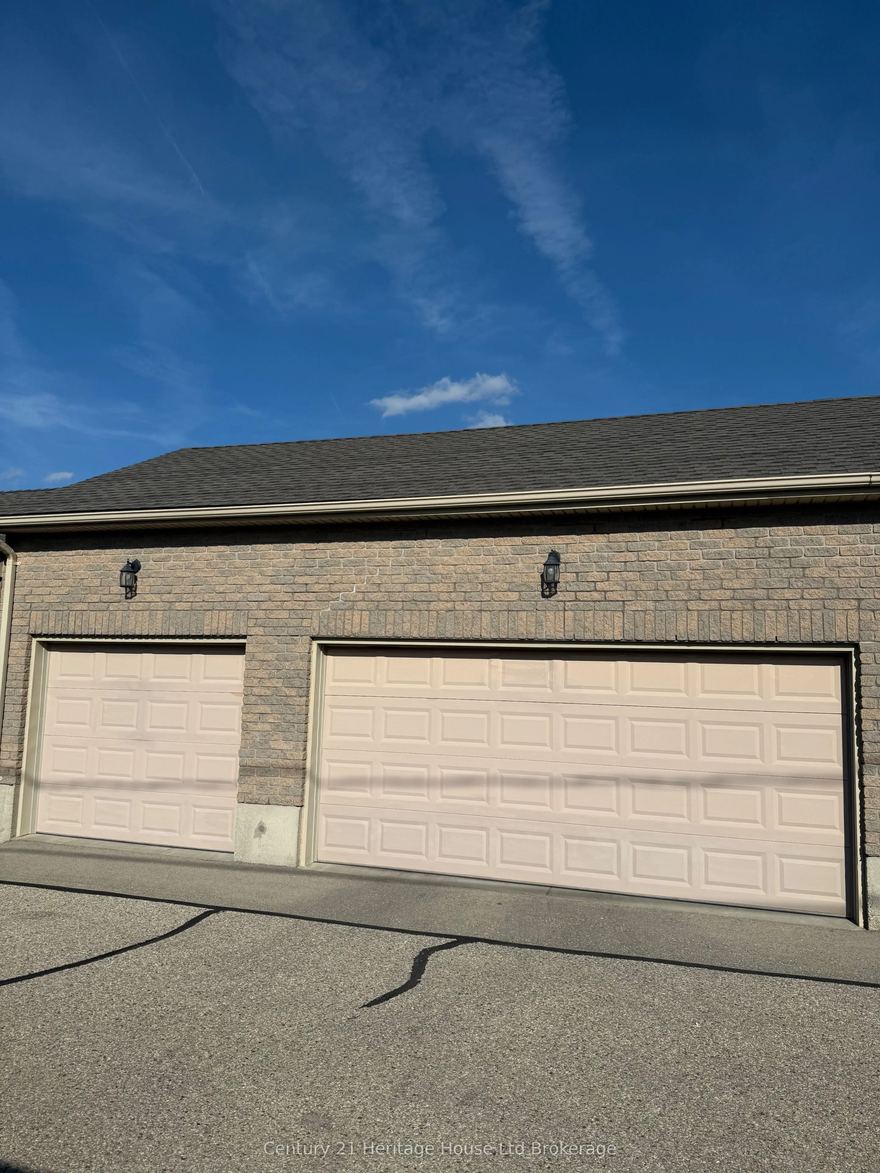 667 Southwood Way, #2