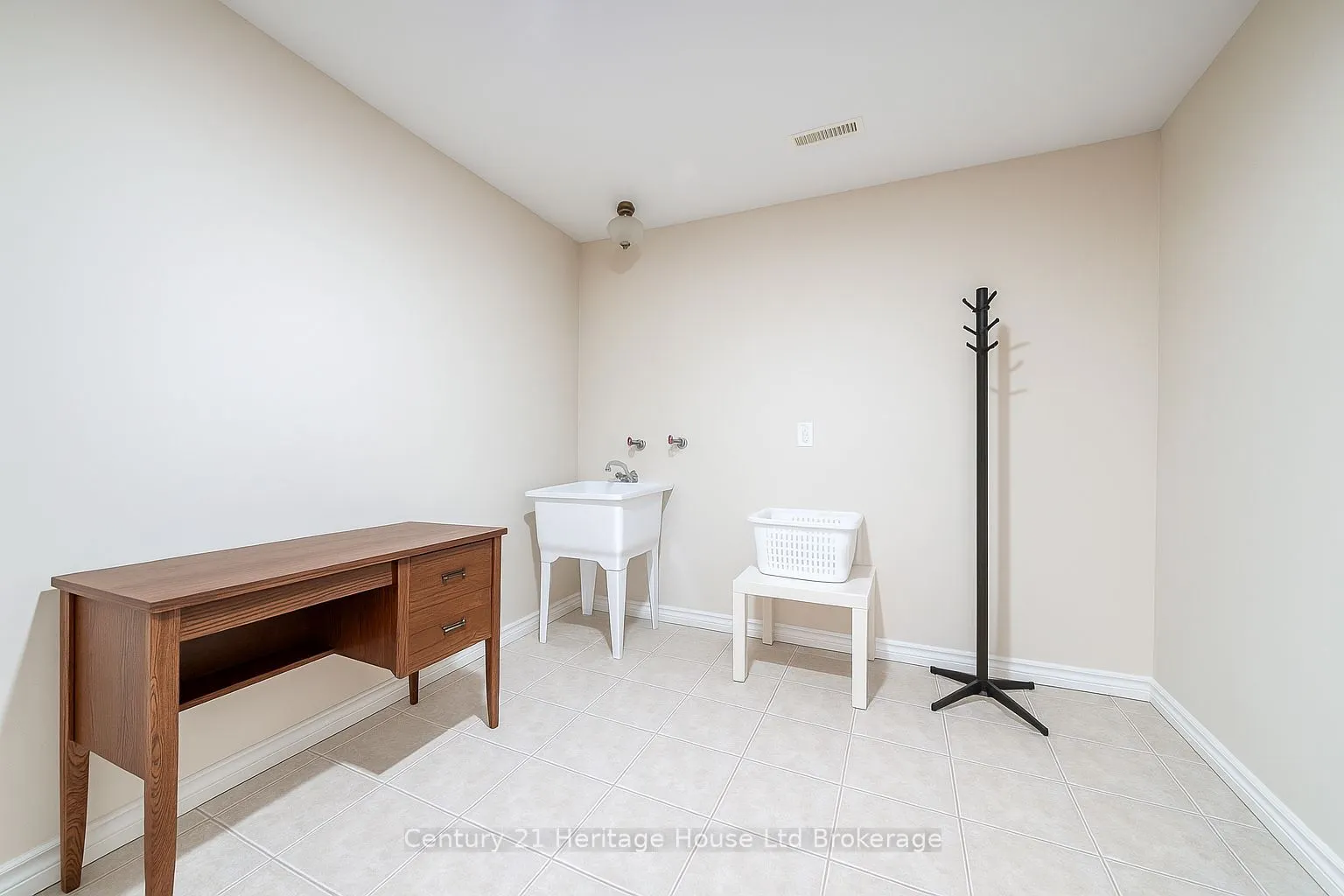 667 Southwood Way, #2