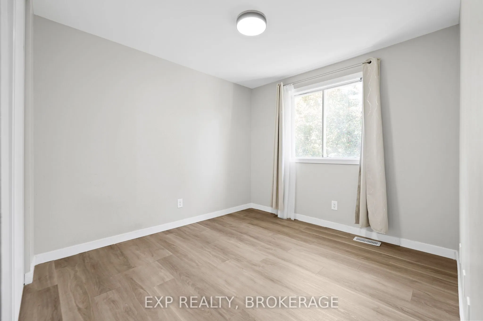 21 DURBIN Court, #11
