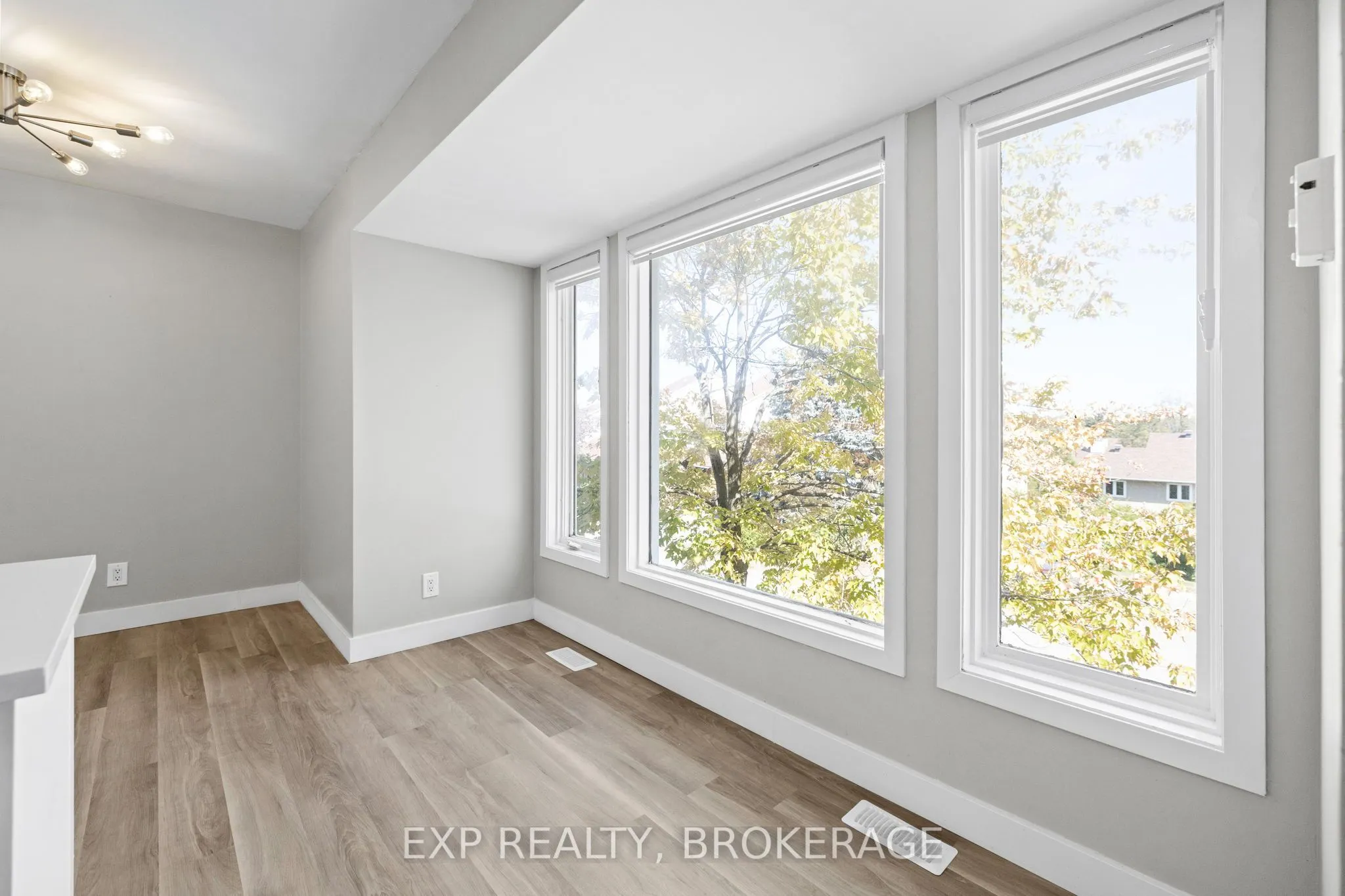 21 DURBIN Court, #11