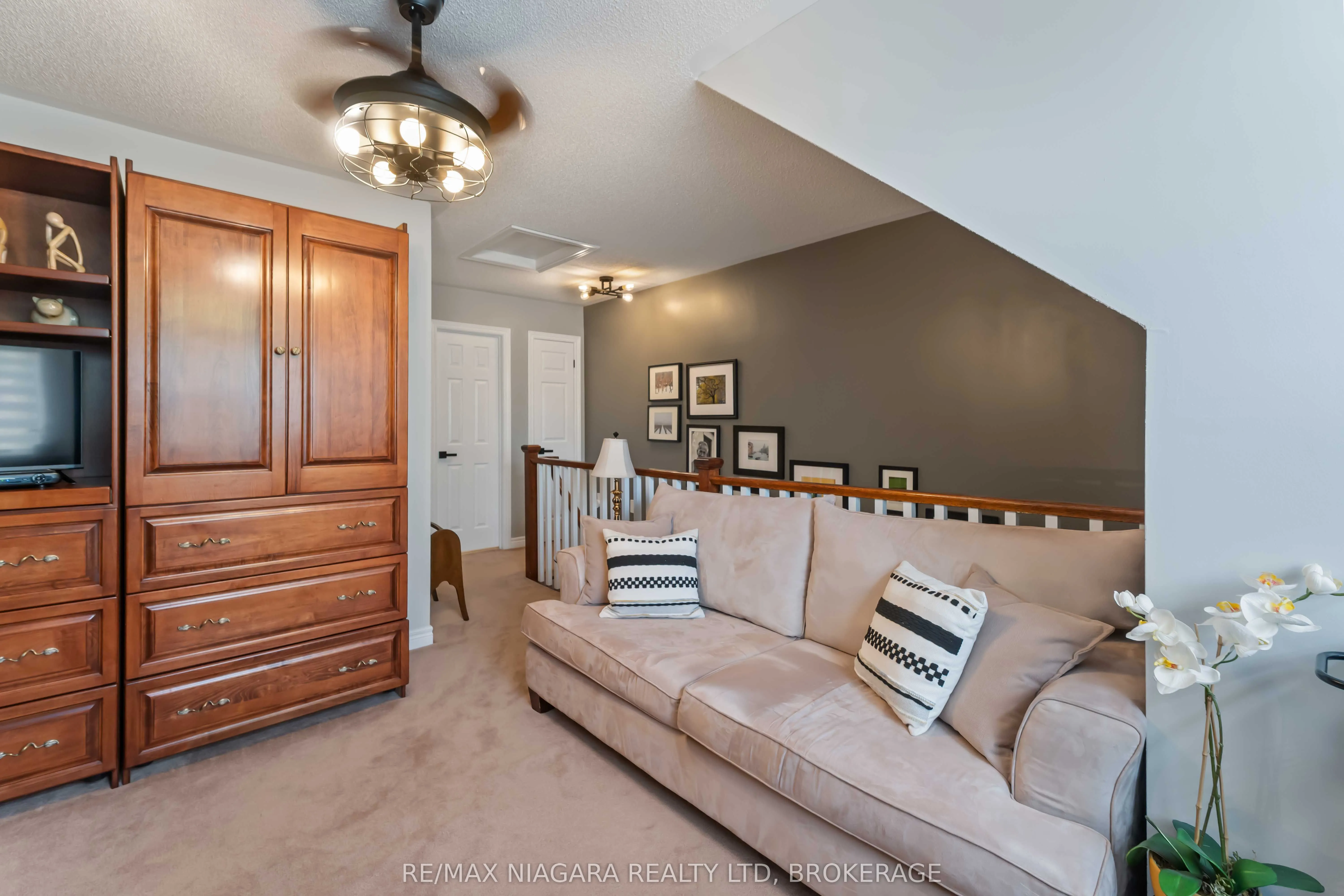 55 Wright Crescent