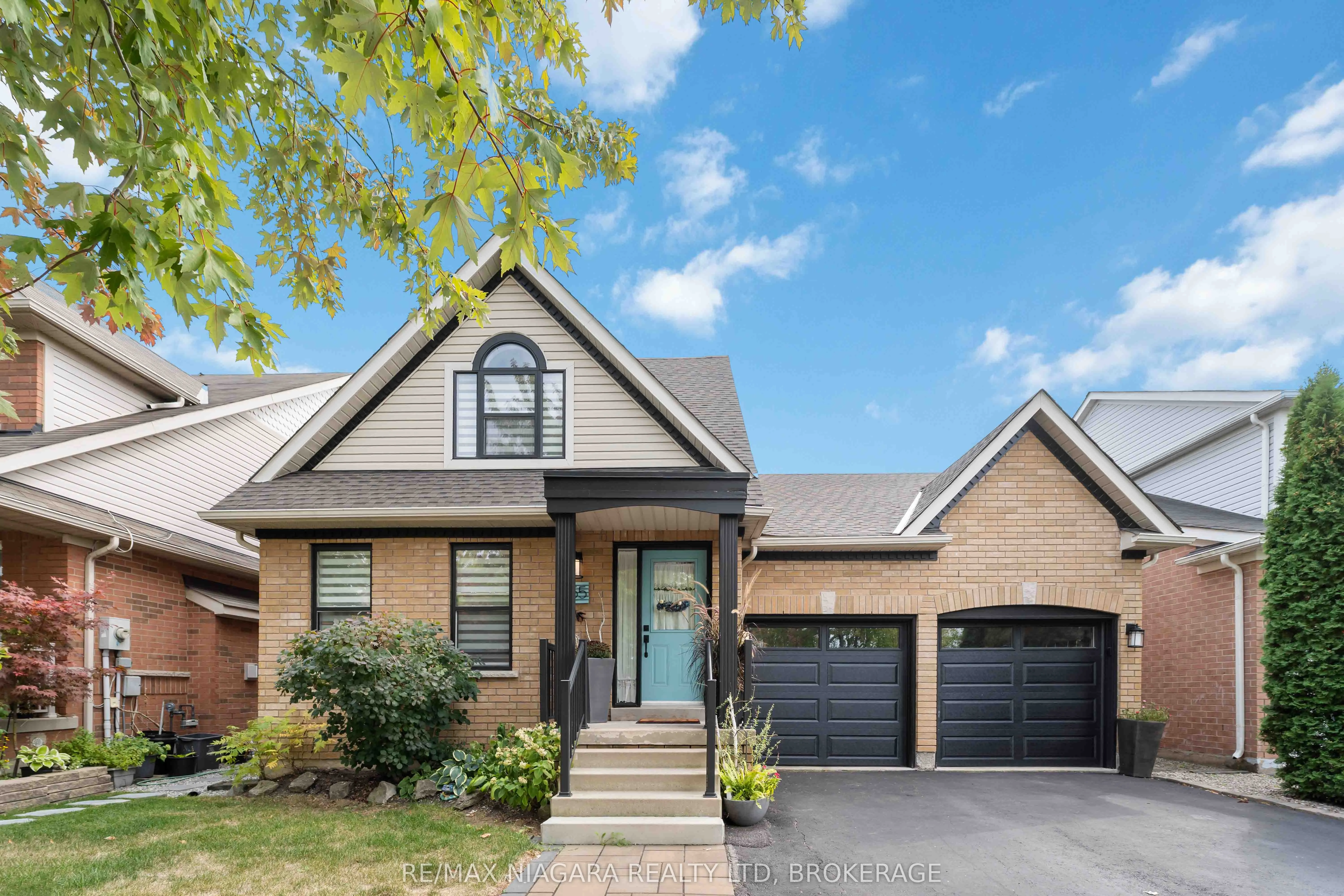 55 Wright Crescent