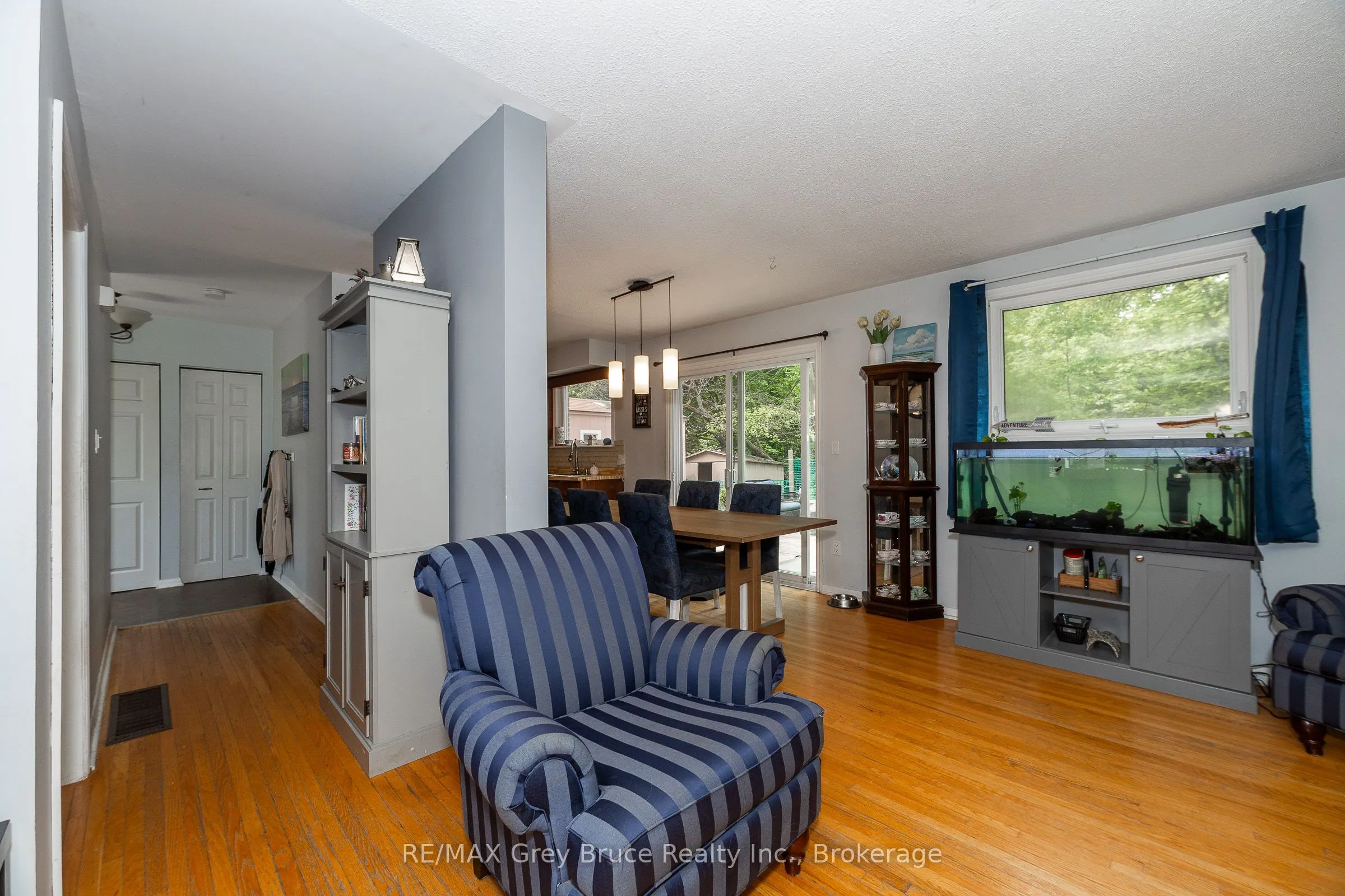 206 6th Avenue E