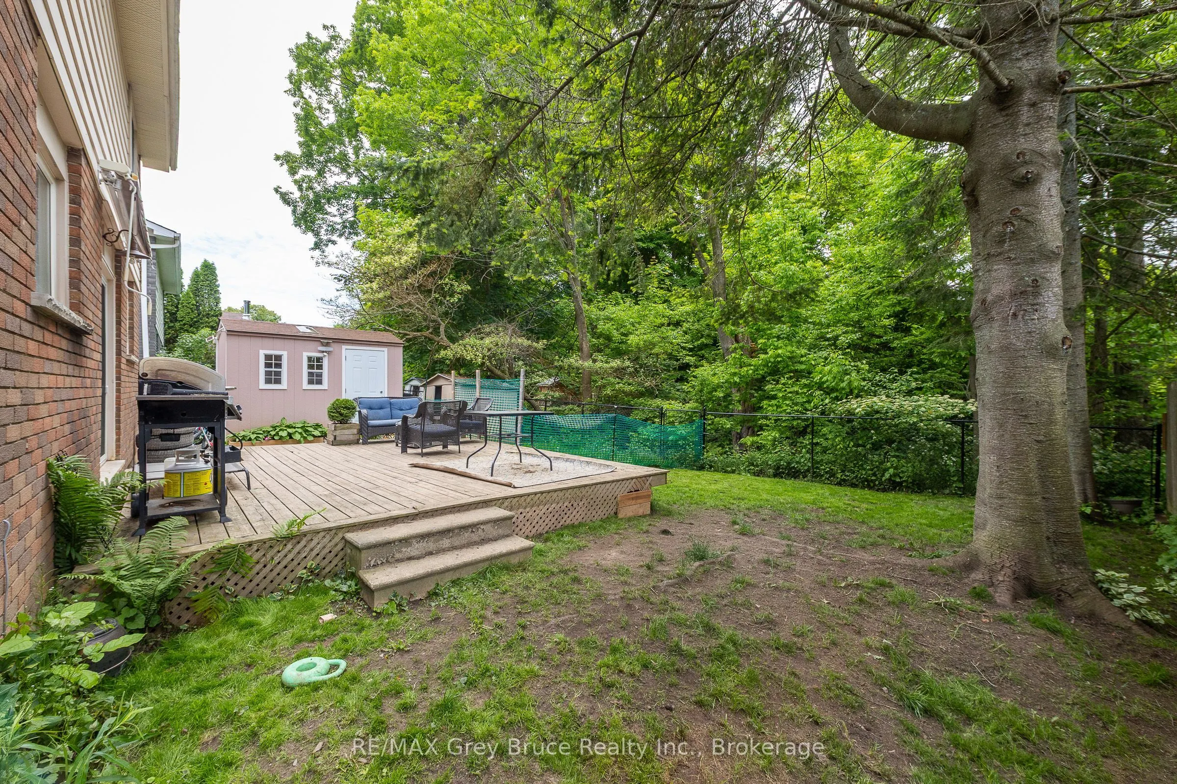 206 6th Avenue E