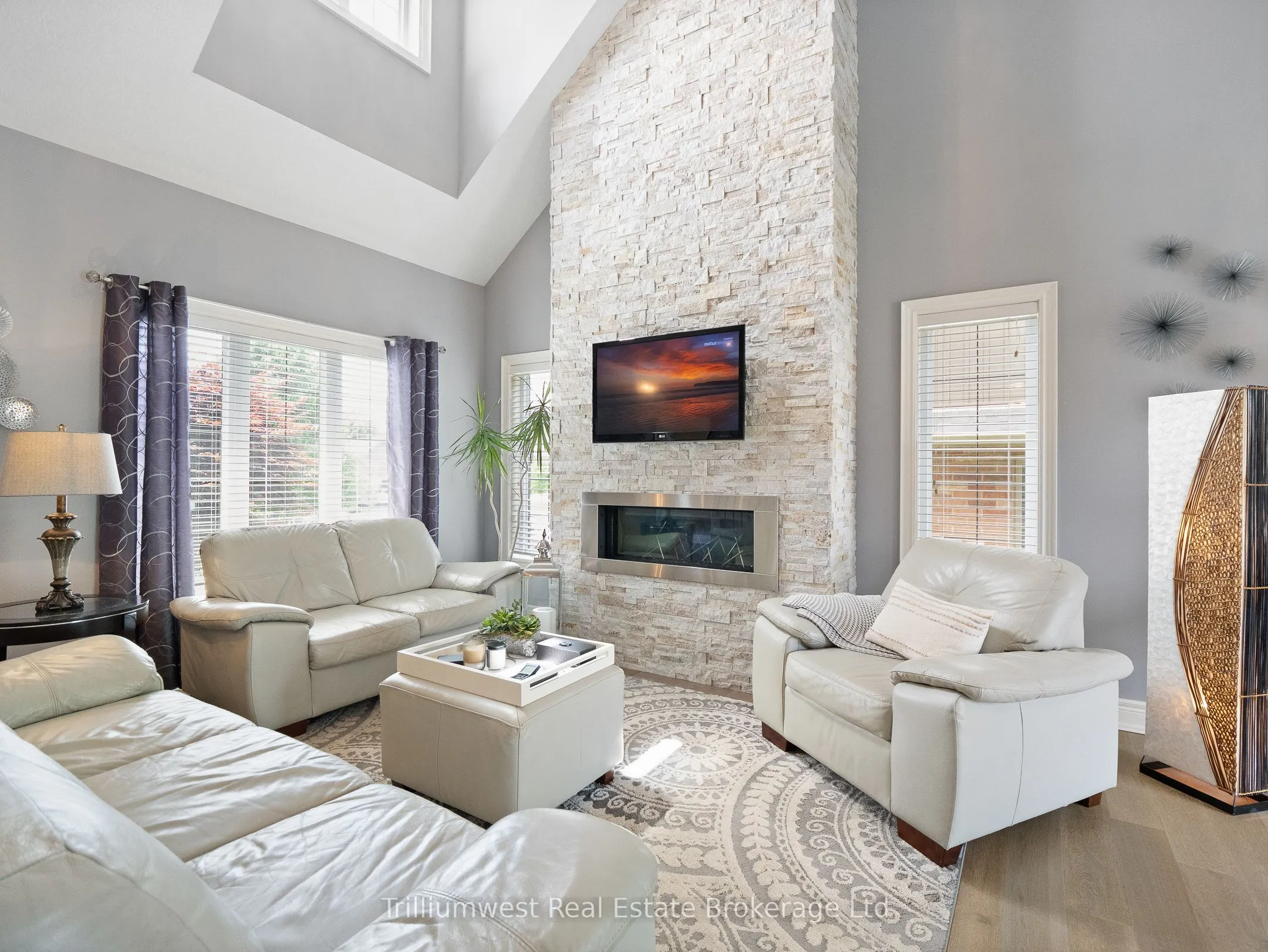 112 Ruby's Crescent