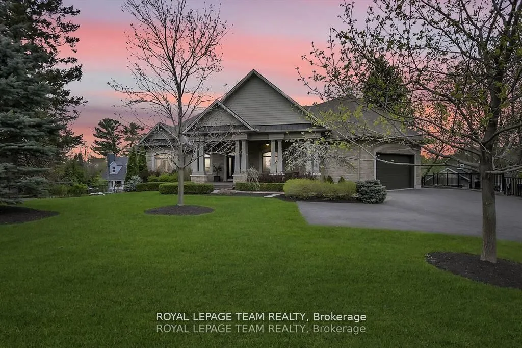 5591 Manotick Main Street