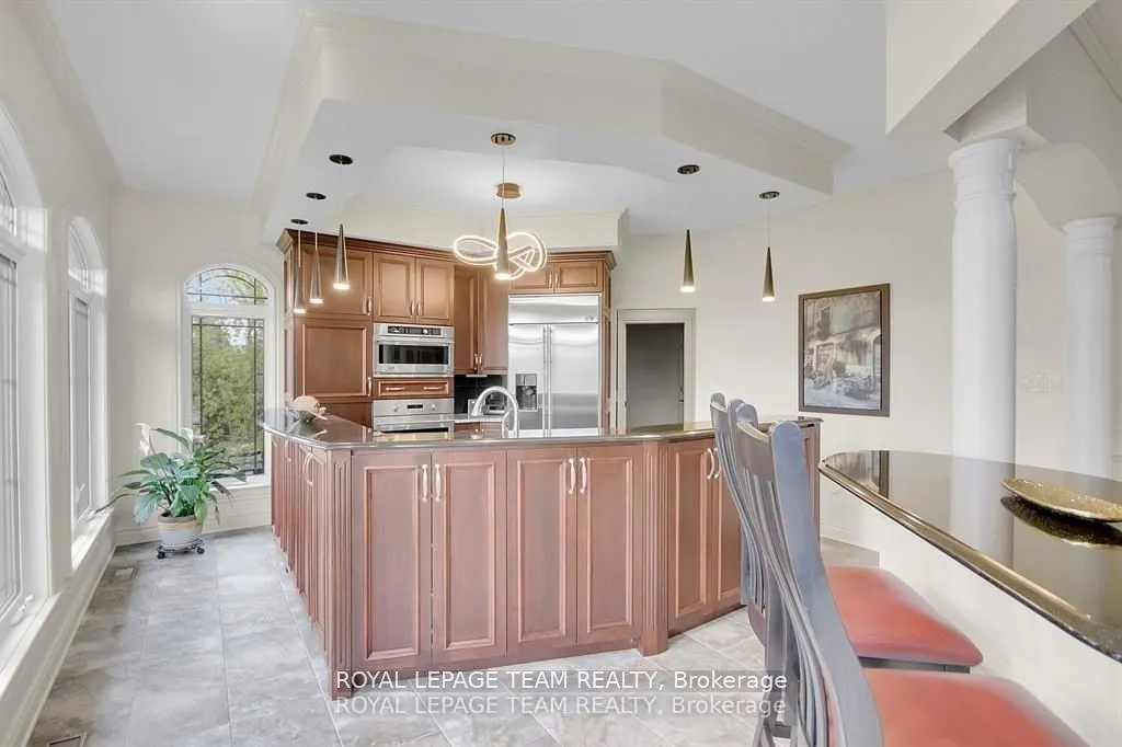 5591 Manotick Main Street