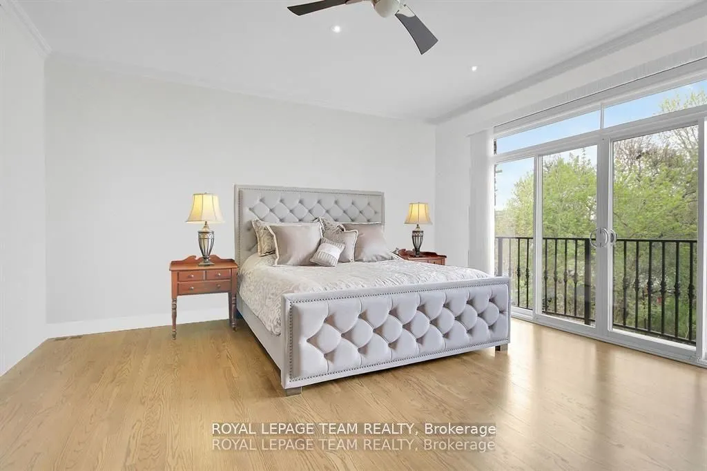 5591 Manotick Main Street