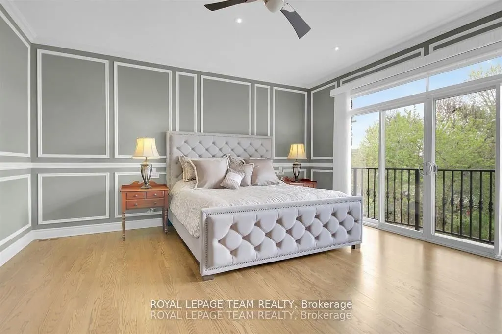 5591 Manotick Main Street