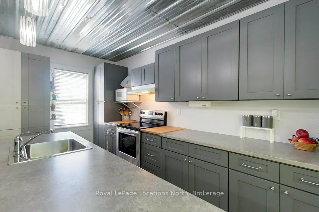 236448 Grey Road 13