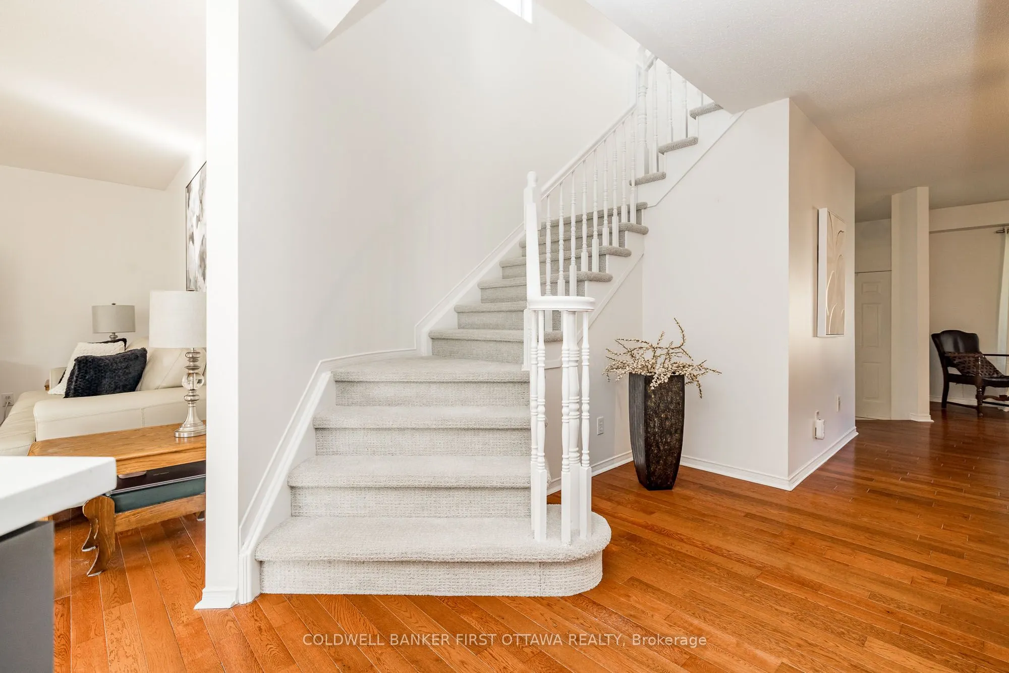 14 VISTAPOINTE Drive