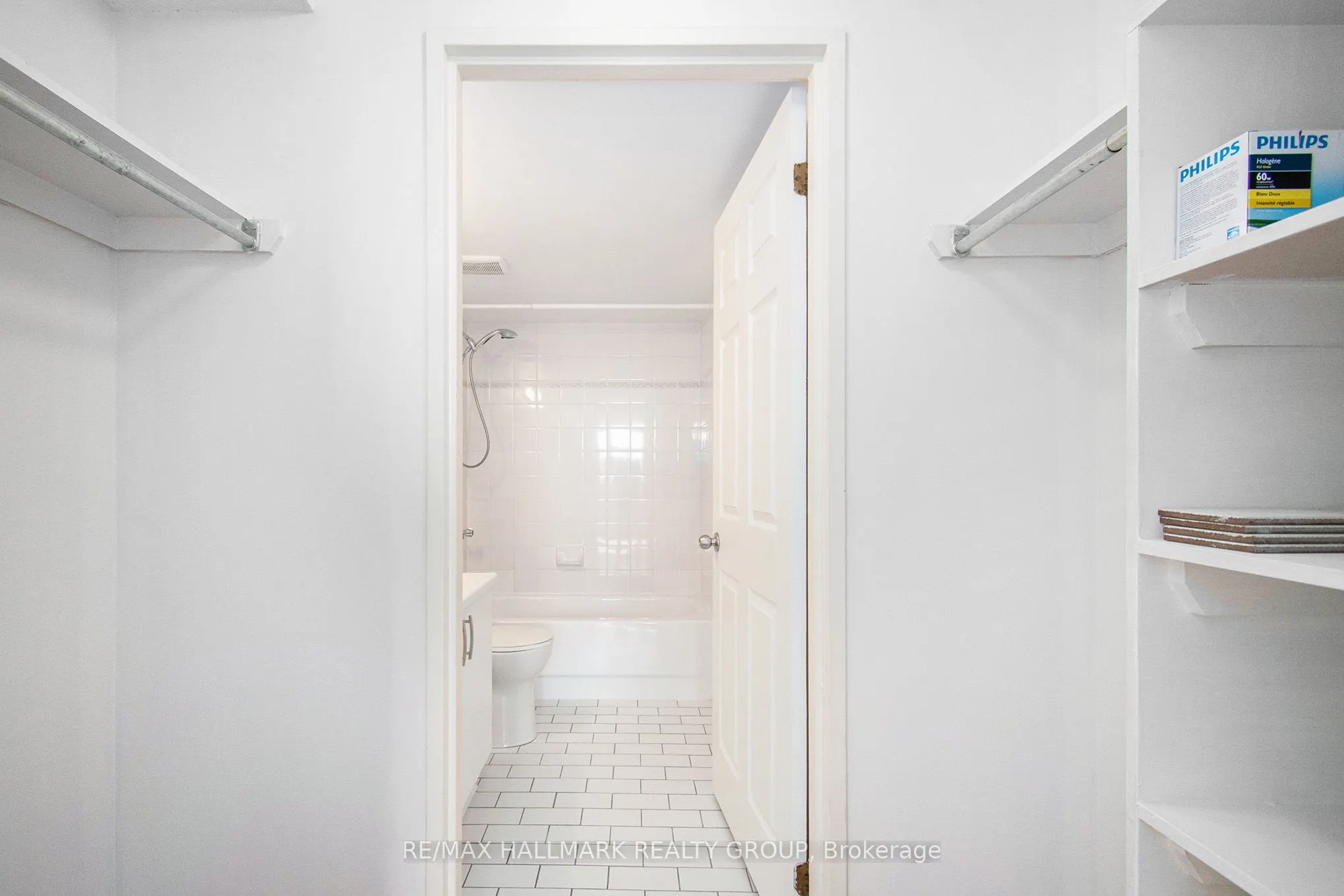 1440 Heron Road, #902