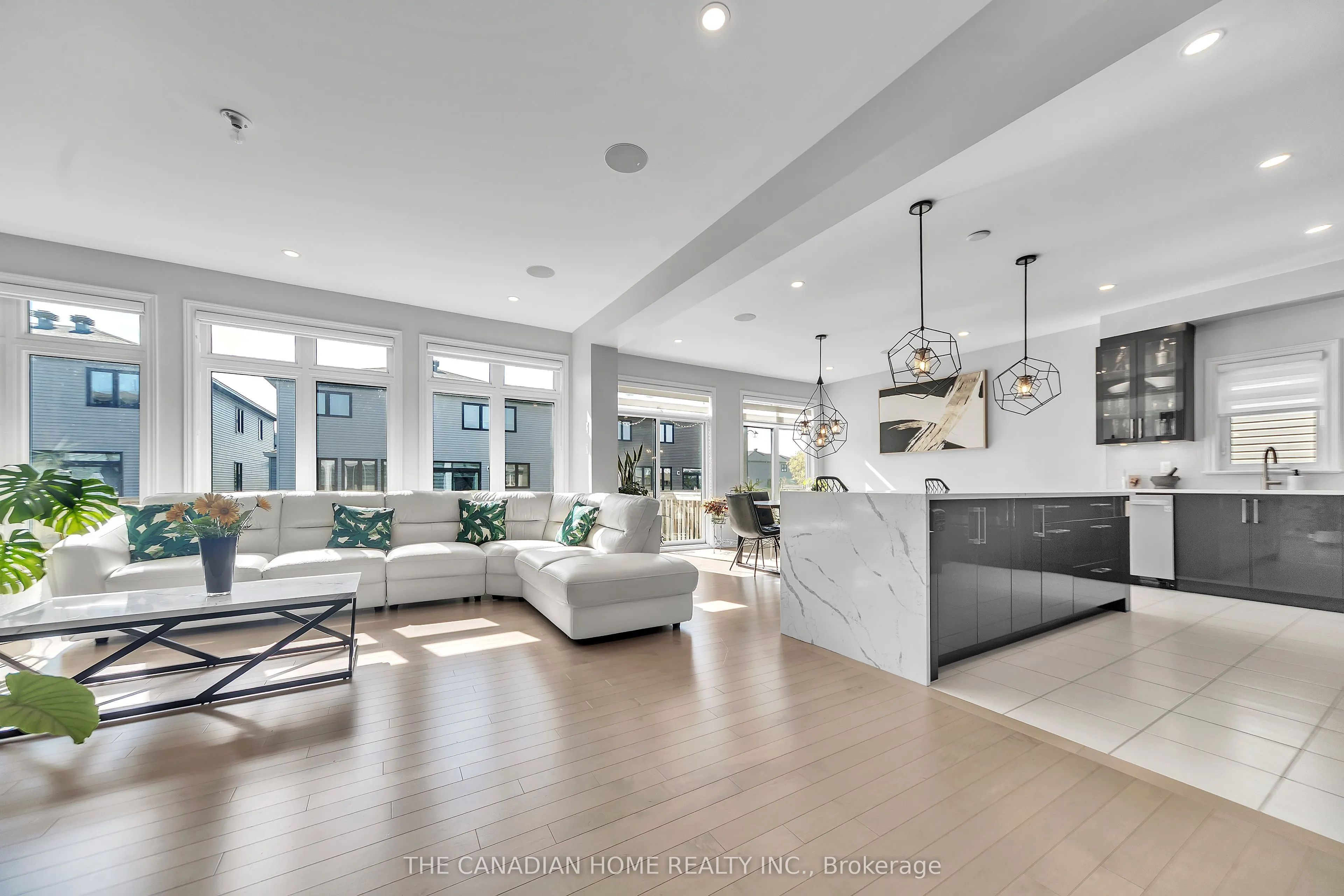 711 Moonflower Crescent