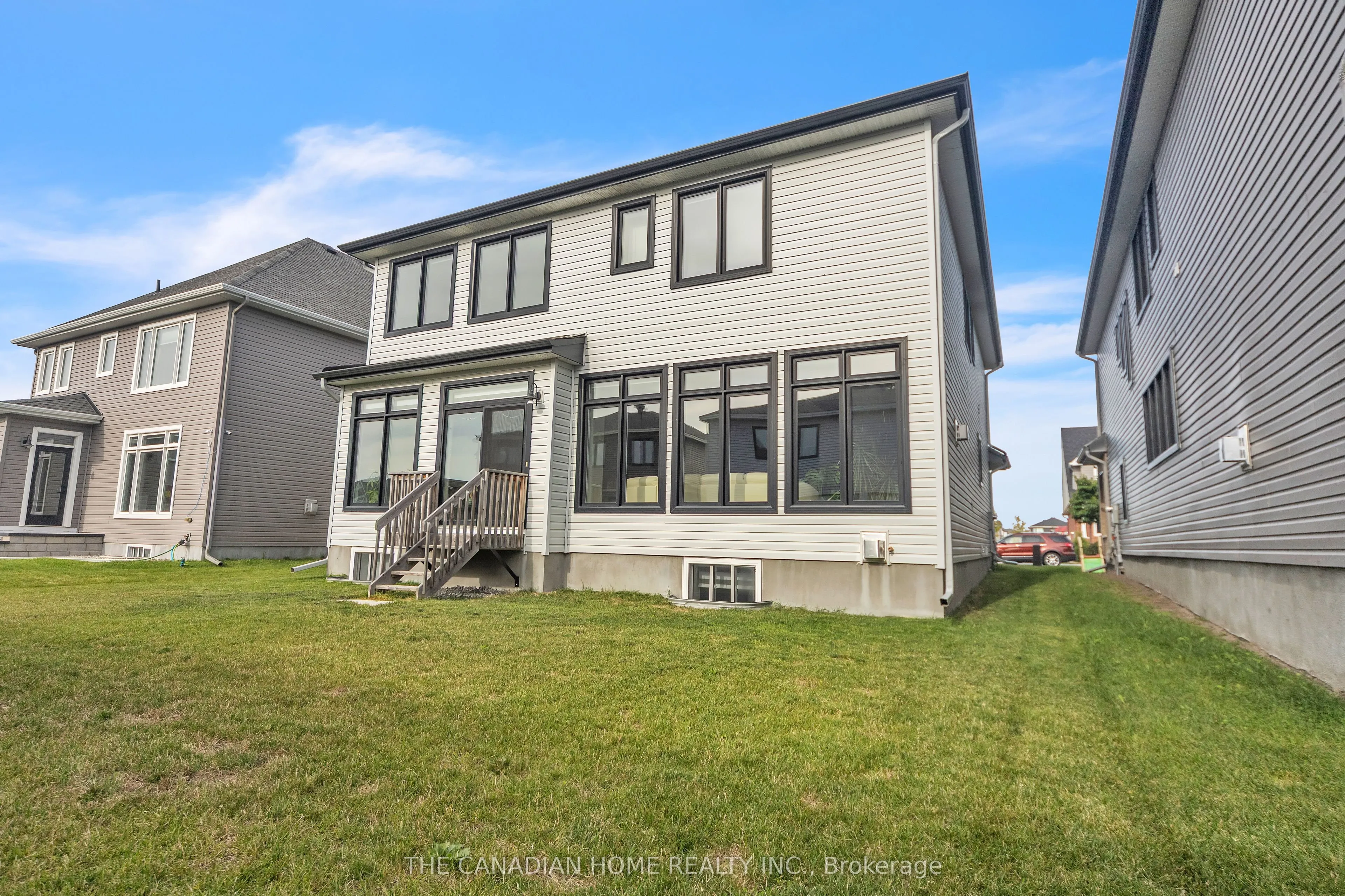 711 Moonflower Crescent