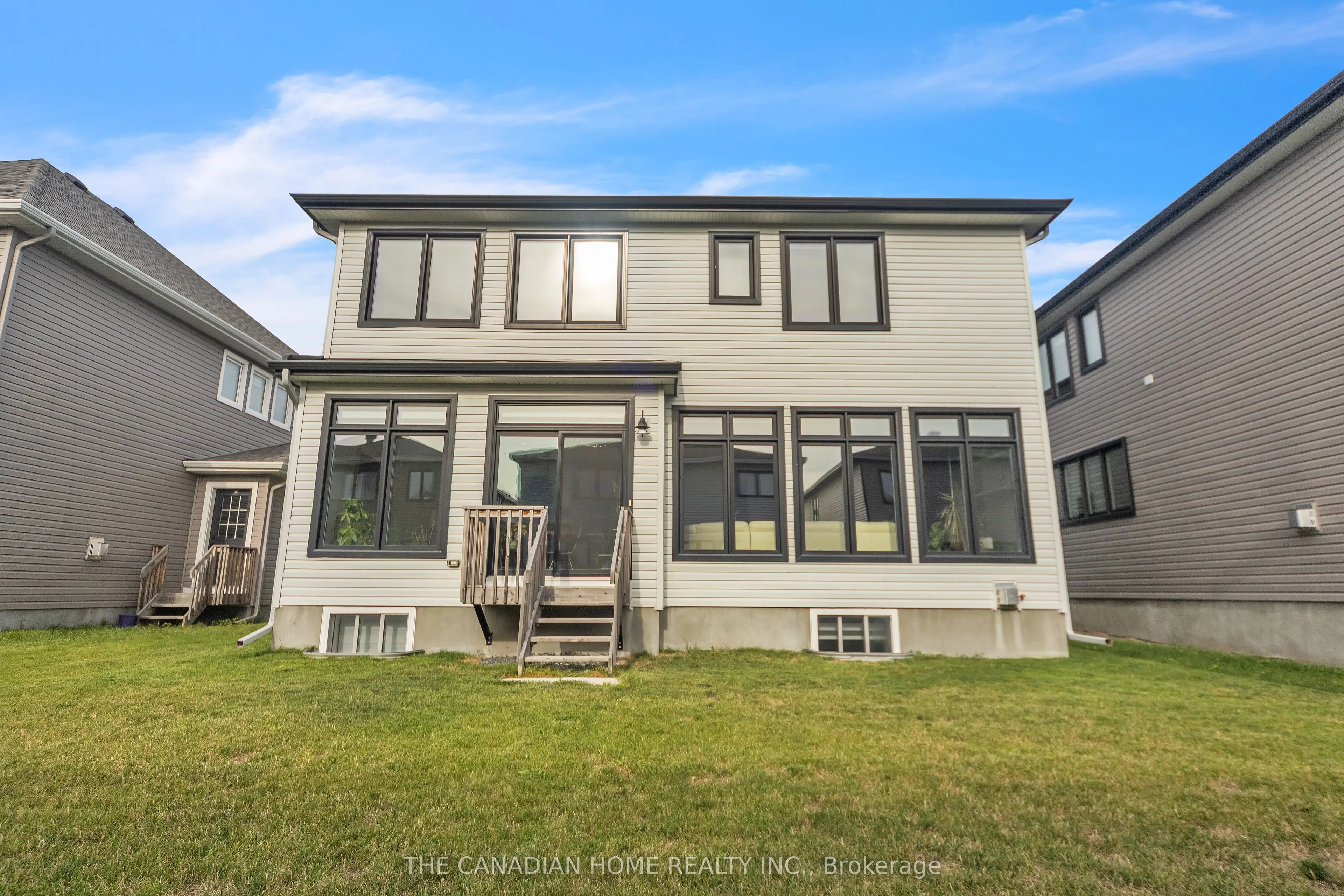 711 Moonflower Crescent