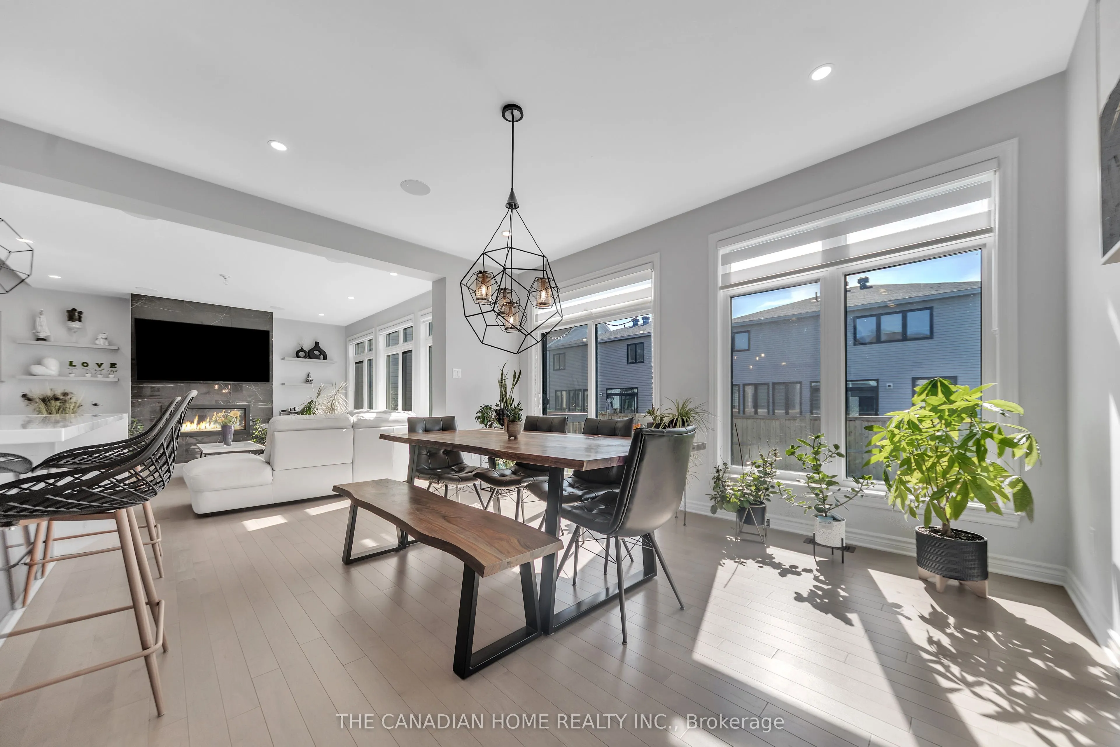 711 Moonflower Crescent