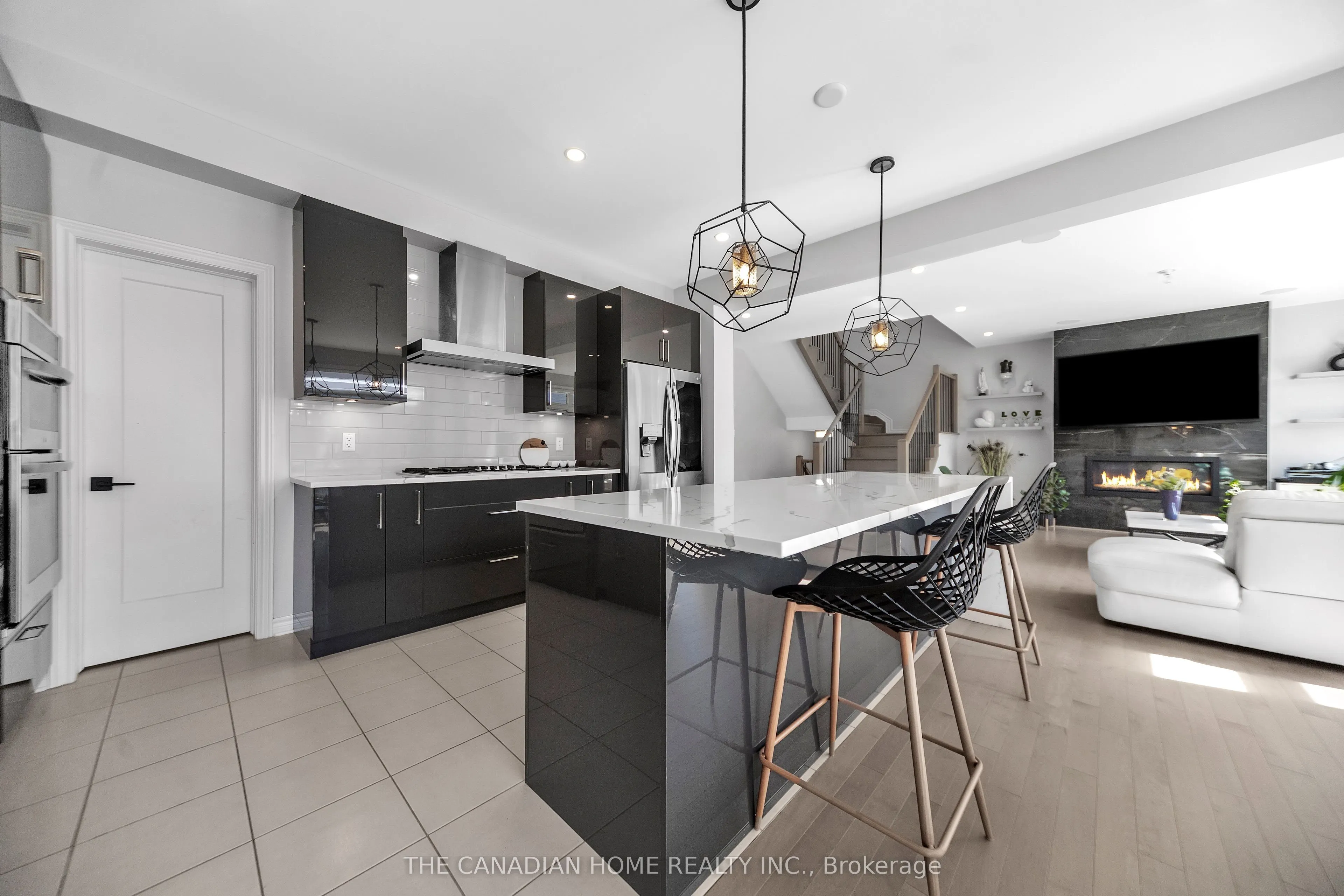711 Moonflower Crescent